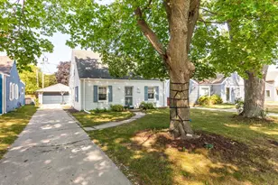 735 N 112th St, Wauwatosa, WI 53226 - Photo 36