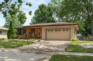 1108 Erie Dr, Janesville, WI 53545 - Photo 2
