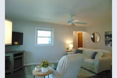 2630 S 94th St, West Allis, WI 53227 - Photo 10