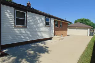 2630 S 94th St, West Allis, WI 53227 - Photo 40