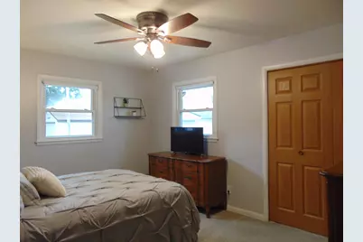 2630 S 94th St, West Allis, WI 53227 - Photo 16