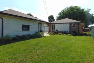 2630 S 94th St, West Allis, WI 53227 - Photo 32
