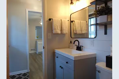 2630 S 94th St, West Allis, WI 53227 - Photo 14