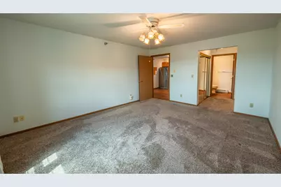 715  Canterberry Ct #212, West Bend, WI 53090 - Photo 6