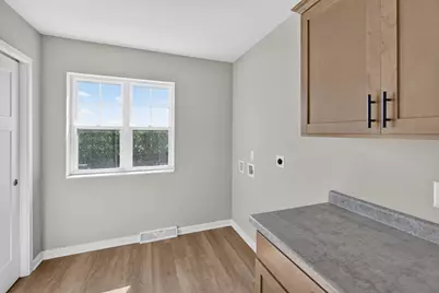 1675  Reigle Dr #4, Kewaskum, WI 53040 - Photo 10