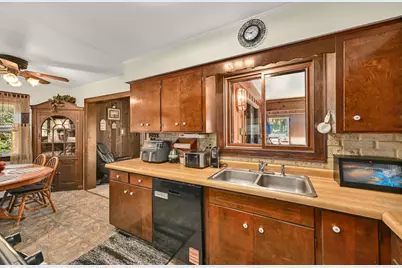 136 N 123rd St, Wauwatosa, WI 53226 - Photo 10