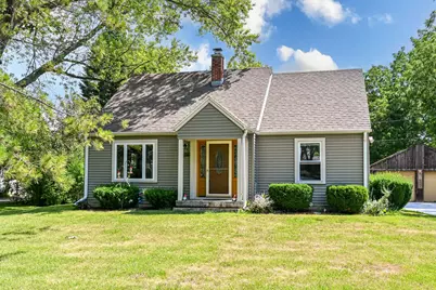 136 N 123rd St, Wauwatosa, WI 53226 - Photo 2