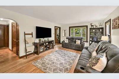 136 N 123rd St, Wauwatosa, WI 53226 - Photo 6