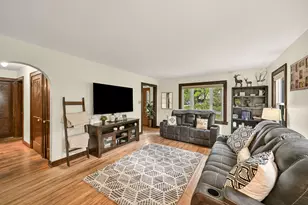 136 N 123rd St, Wauwatosa, WI 53226 - Photo 6