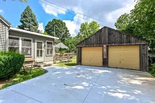 136 N 123rd St, Wauwatosa, WI 53226 - Photo 24