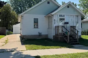517 S Baird St, Green Bay, WI 54301 - Photo 1
