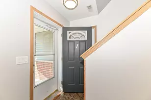 7122 Fieldview Dr, Racine, WI 53406 - Photo 4