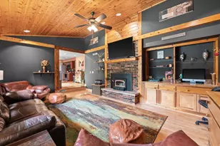 S79W31491 Green Meadow Dr, Mukwonago, WI 53149 - Photo 4