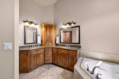 20110  Settlers Hollow Ln, New Berlin, WI 53146 - Photo 26