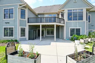 20110 Settler's Hollow Ln, New Berlin, WI 53146 - Photo 4