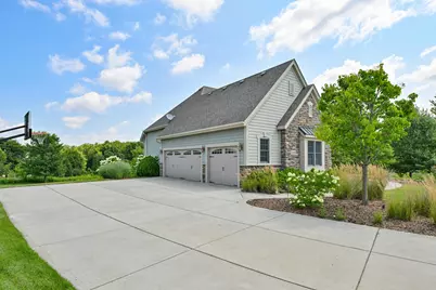 20110  Settlers Hollow Ln, New Berlin, WI 53146 - Photo 48