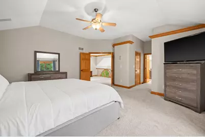 2245 S Foxglove Ct, New Berlin, WI 53151 - Photo 24