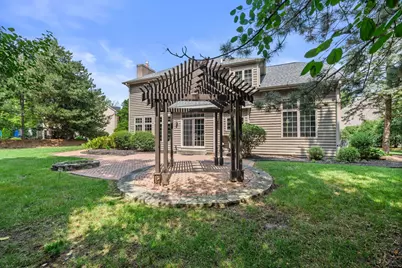 2245 S Foxglove Ct, New Berlin, WI 53151 - Photo 38