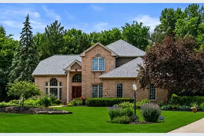 2245 S Foxglove Ct, New Berlin, WI 53151 - Photo 2