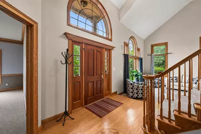 2245 S Foxglove Ct, New Berlin, WI 53151 - Photo 4