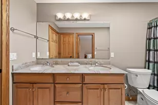 2245 S Foxglove Ct, New Berlin, WI 53151 - Photo 28