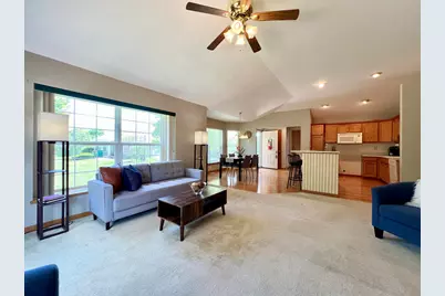 W141N9757  Knollcrest Cir, Germantown, WI 53022 - Photo 12