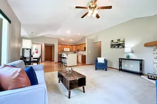 W141N9757 Knollcrest Cir, Germantown, WI 53022 - Photo 14