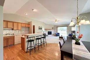 W141N9757 Knollcrest Cir, Germantown, WI 53022 - Photo 4