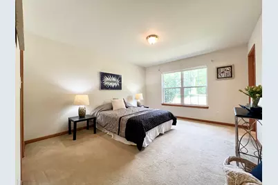 W141N9757  Knollcrest Cir, Germantown, WI 53022 - Photo 18