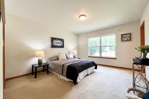 W141N9757 Knollcrest Cir, Germantown, WI 53022 - Photo 18
