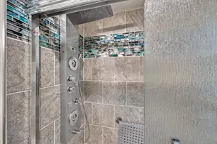1711 W Clayton Crest Ave, Milwaukee, WI 53221 - Photo 24