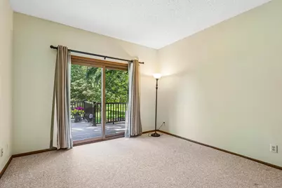 8108 S Forest Hills Cir, Franklin, WI 53132 - Photo 10