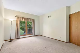 8108 S Forest Hills Circle, Franklin, WI 53132 - Photo 12