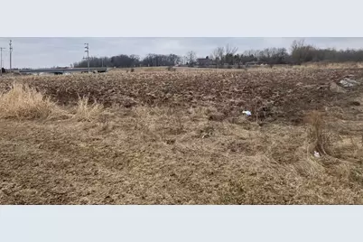 350 E Seven Hills Rd, Port Washington, WI 53074 - Photo 1