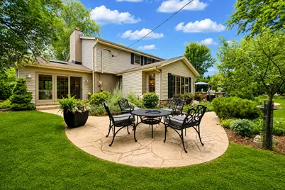 9516 N Apple Blossom Ln, Bayside, WI 53217 - Photo 6
