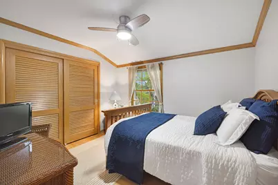 9516 N Apple Blossom Ln, Bayside, WI 53217 - Photo 28