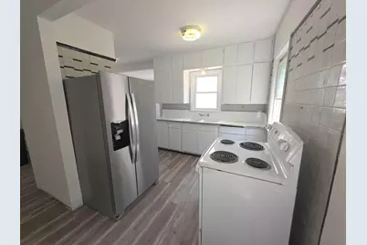 3326 S Lenox St, Milwaukee, WI 53207 - Photo 8