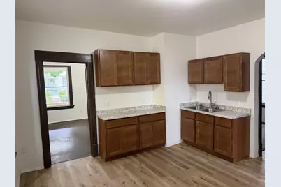 2226 S 30th St, Milwaukee, WI 53215 - Photo 12