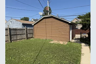 2226 S 30th St, Milwaukee, WI 53215 - Photo 4