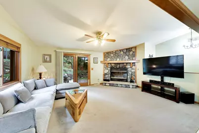 3246 N Robin Rd, Geneva, WI 53147 - Photo 8