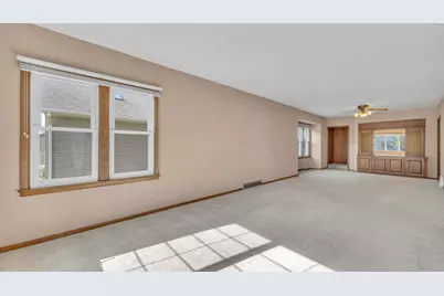 2410 S 10th St, Sheboygan, WI 53081 - Photo 12
