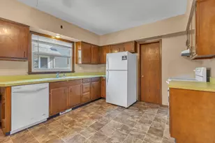2410 S 10th St, Sheboygan, WI 53081 - Photo 14