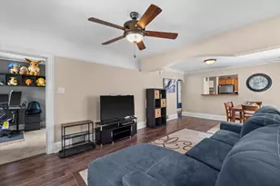 2234 S 72nd St, West Allis, WI 53219 - Photo 4