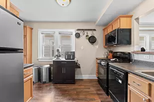 2234 S 72nd St, West Allis, WI 53219 - Photo 8