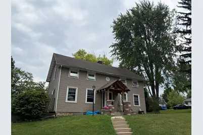 N85W16295  Arthur Ave, Menomonee Falls, WI 53051 - Photo 2