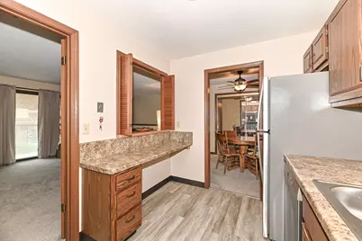 6640  Mariner Dr #202, Racine, WI 53406 - Photo 4