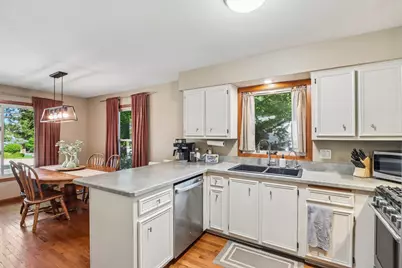 114  Gordon Ct, Mukwonago, WI 53149 - Photo 12