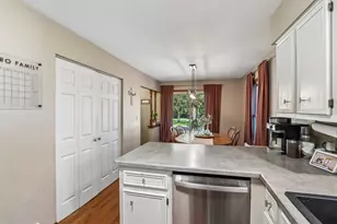 114 Gordon Ct, Mukwonago, WI 53149 - Photo 8