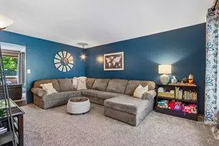 114 Gordon Ct, Mukwonago, WI 53149 - Photo 4