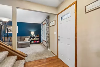 114  Gordon Ct, Mukwonago, WI 53149 - Photo 2